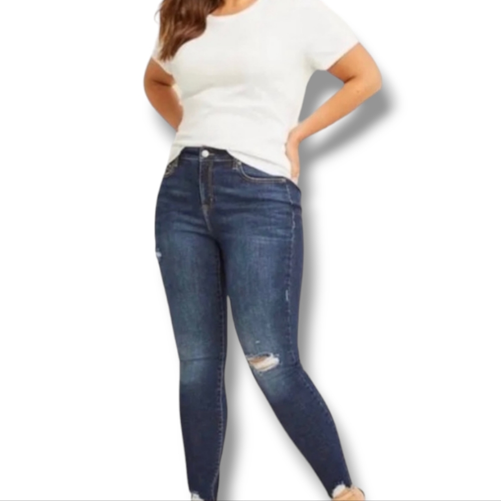 Lane Bryant Mid-rise super stretch skinny jeans dark wash size 18R